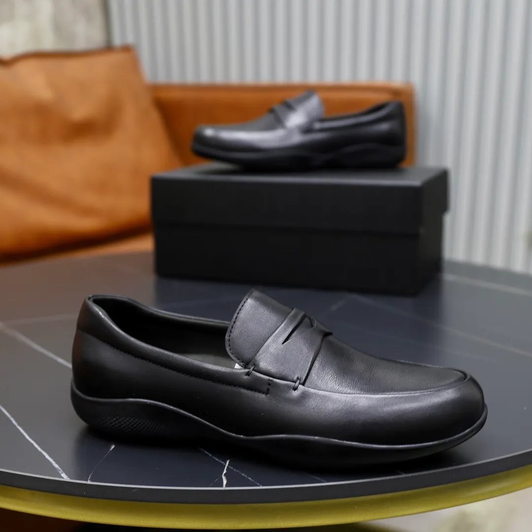 Factory price: 600💰Top original order Brand: PRADA (Prada) Standard code: Men's size 38/44 (45 can be customized) Grade: Same as the official website Material: Original cowhide surface, cowhide lining, original wear-resistant soft outsole Style category: Business casual slip-on shoes, young fashion, European and American trends, British style Color: actual picture color